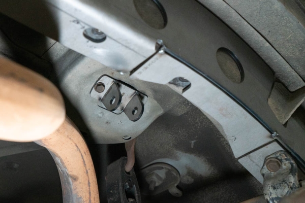 Bar Pin Eliminator Kit hinten